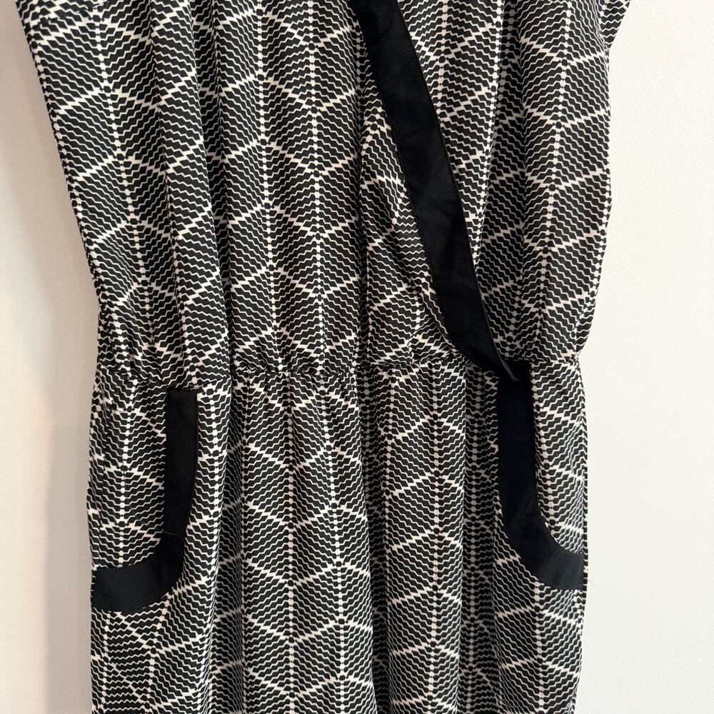 Romeo + Juliet Couture Sleeveless Jumpsuit Women's Large Black Cream V-Neck - Picture 2 of 8